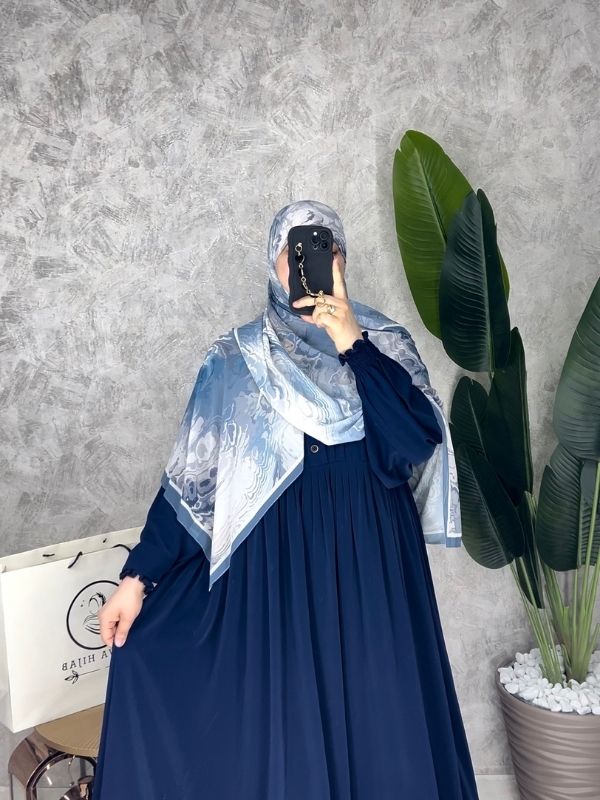 Bleu marine / أزرق داكن