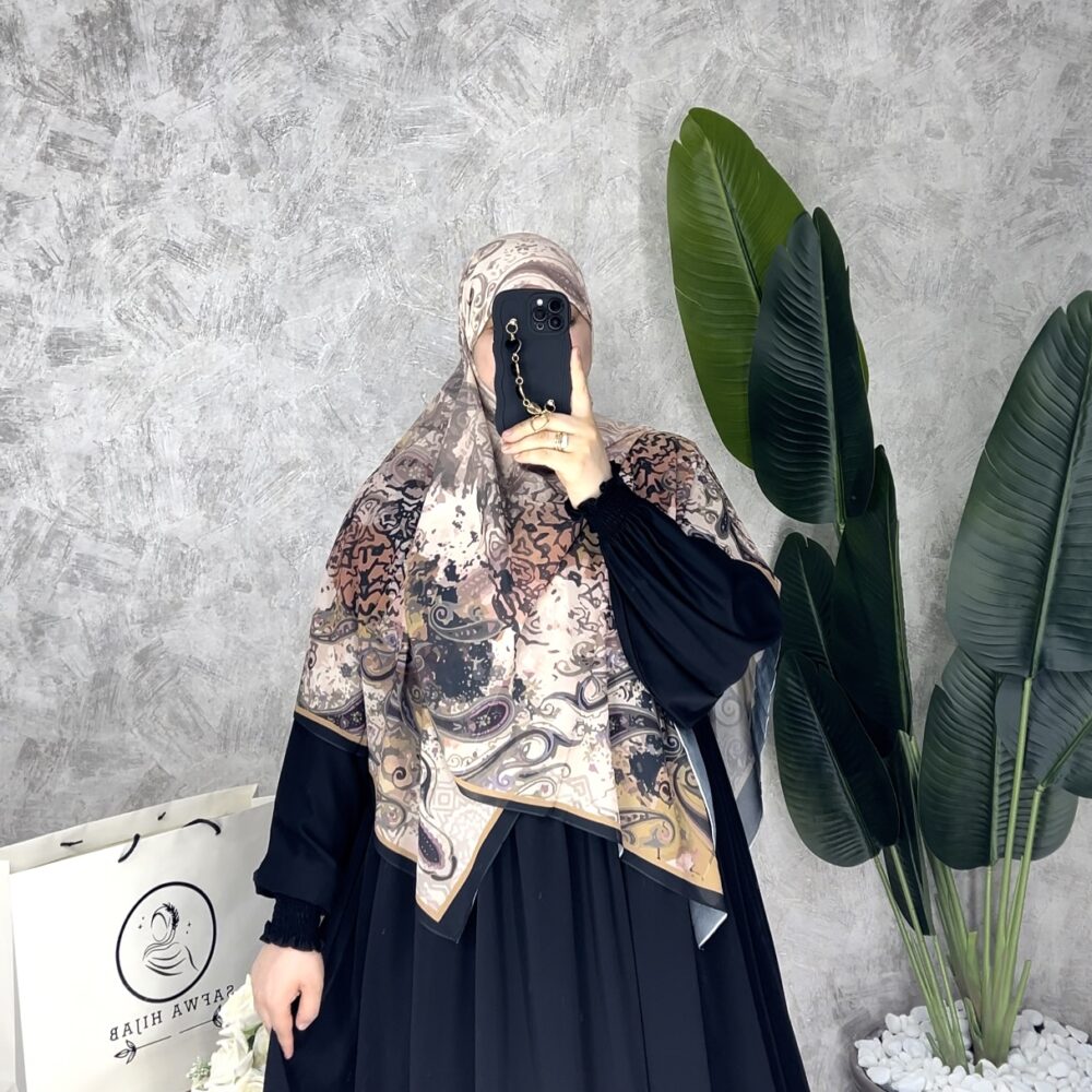 Noir | أسود