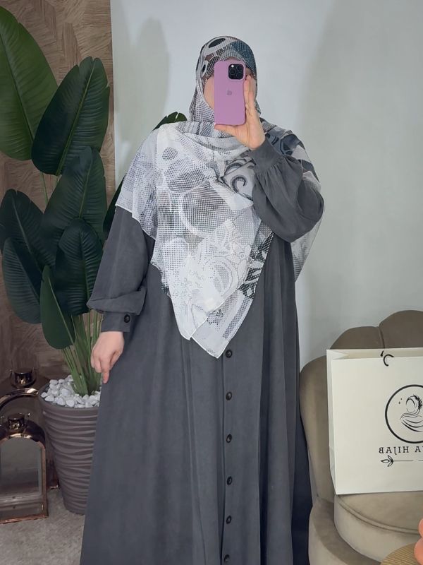 Gris / رمادي