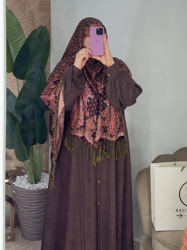 Marron / بني
