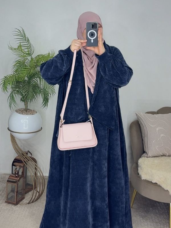 Bleu marine / أزرق داكن