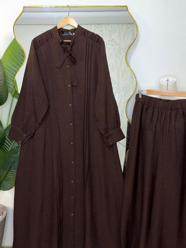 Marron foncé — بني غامق