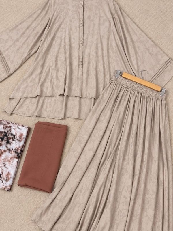 Beige / بيج فاتح