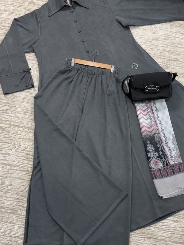 Gris / رمادي